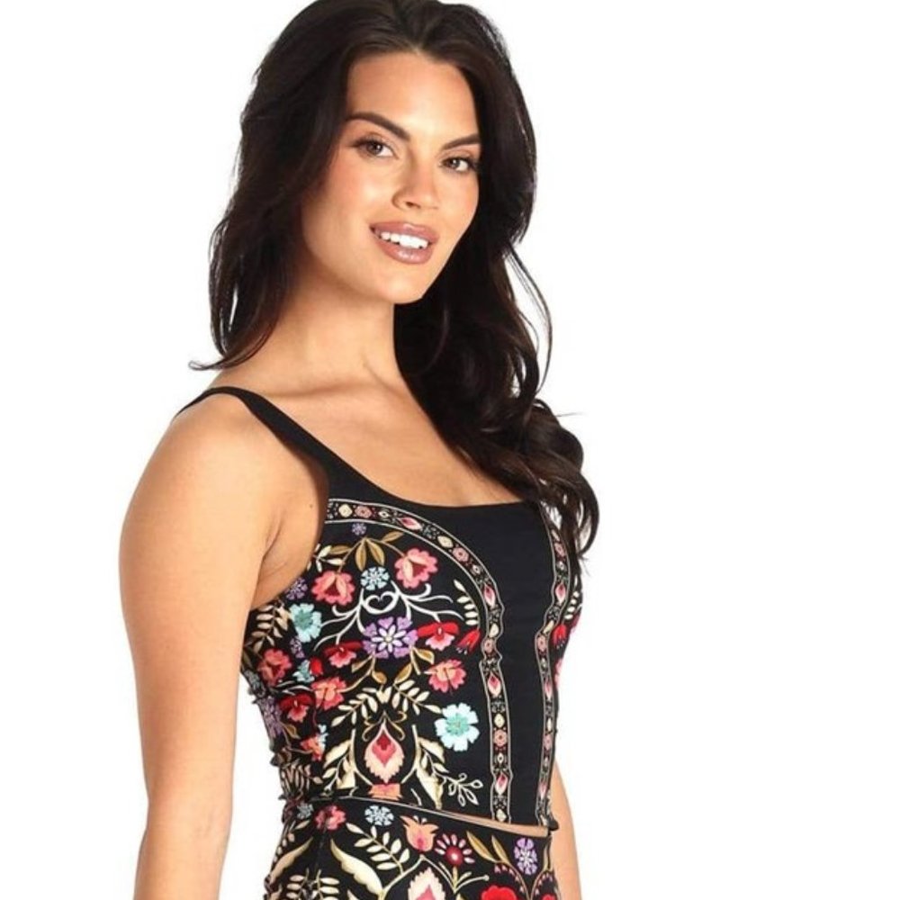 Yoga Democracy Om Tank Rustic NWT